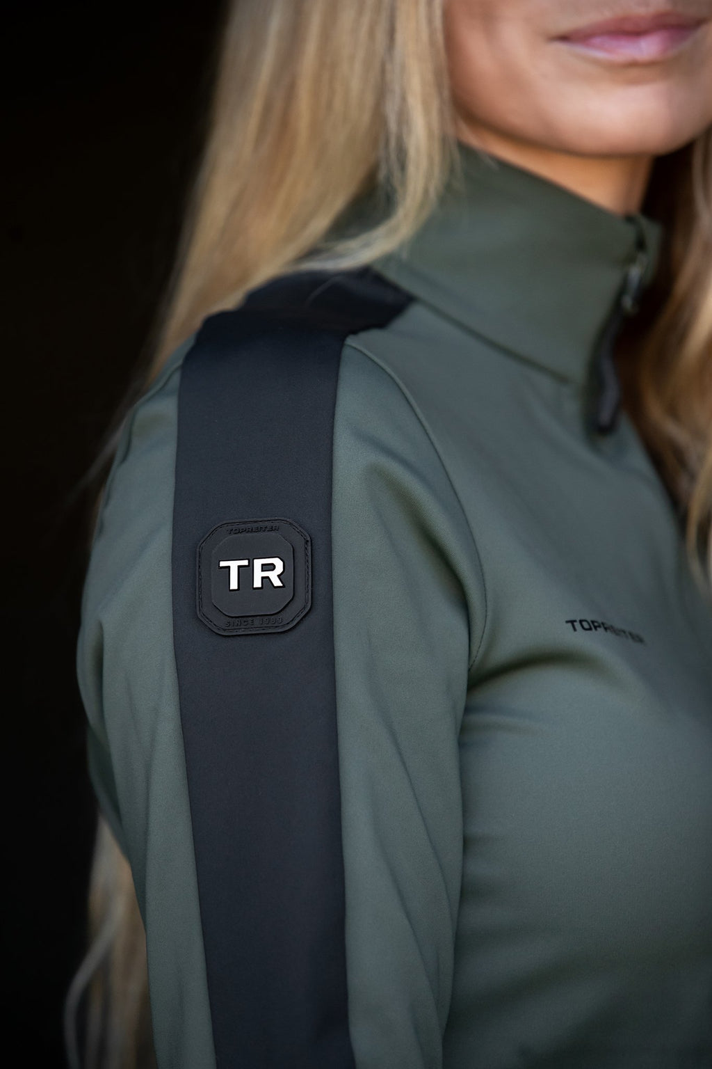 Bryndís Longsleeve Performance Shirt