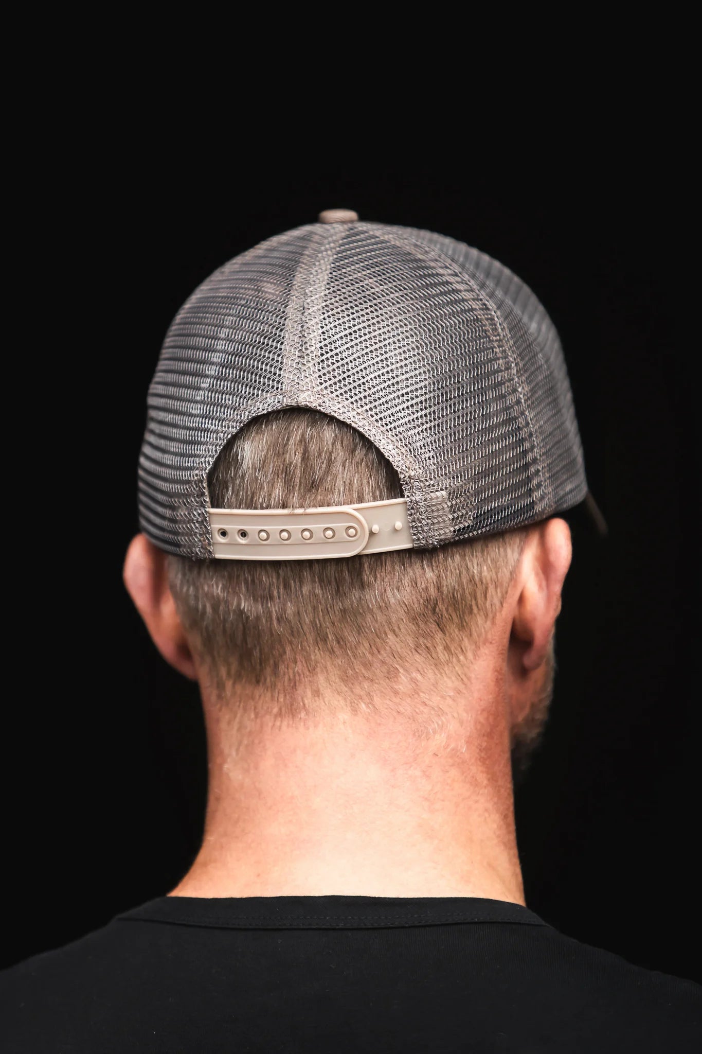 TR truck cap