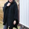 Poncho med hætte i islandsk uld – sort